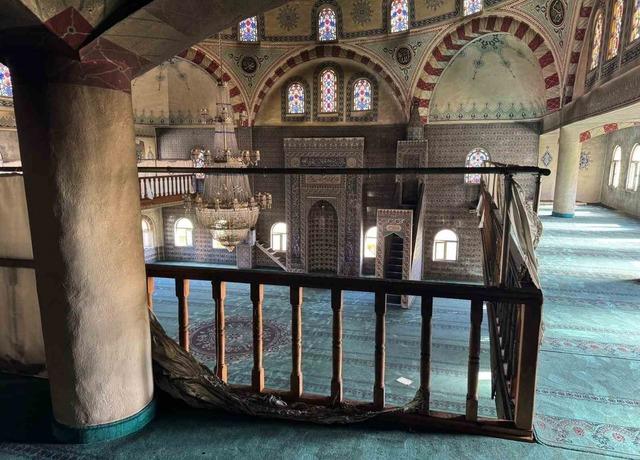 Mersin’de camide çıkan yangın hasara yol açtı 2