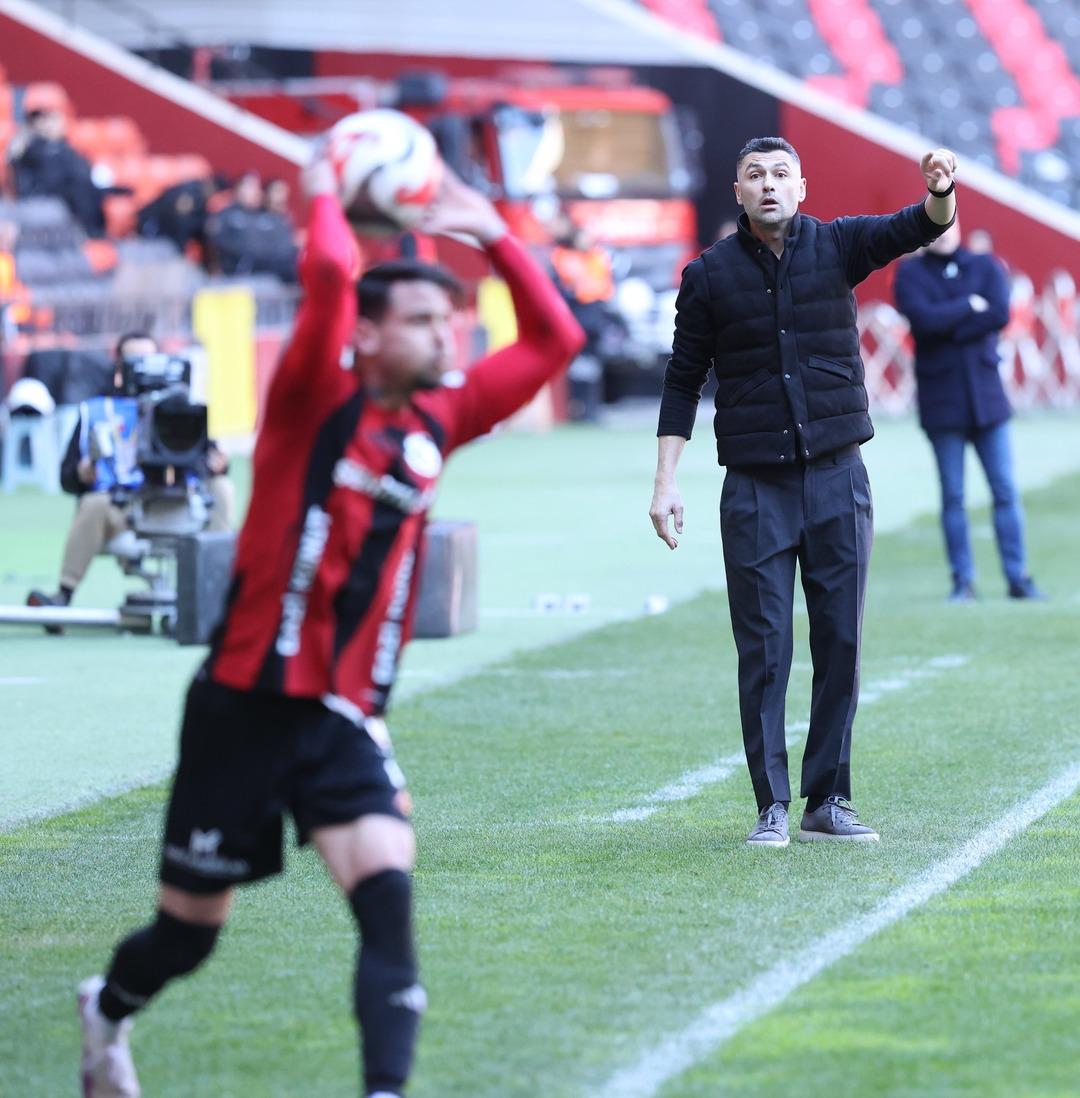 Gaziantep te ortalık karıştı! Burak Yılmaz dan istifa tezahüratlarına sert yanıt: "Korkakların işi değil" 5