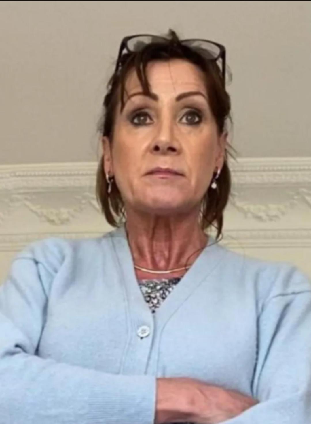 Bakıcısı tarafından yaklaşık 18 milyon dolandırıldı: "Kara dul" güneşlenirken yakalandı! 3