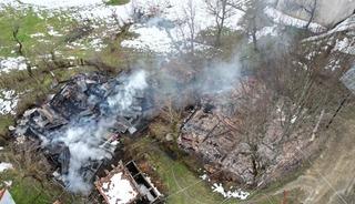 Kastamonu'da 2 ev ve bir ambar alev alev yandı
