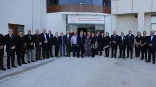 Bakan Yumaklı, huzurevindeki kadınların 8 Mart Dünya Kadınlar Günü'nü kutladı