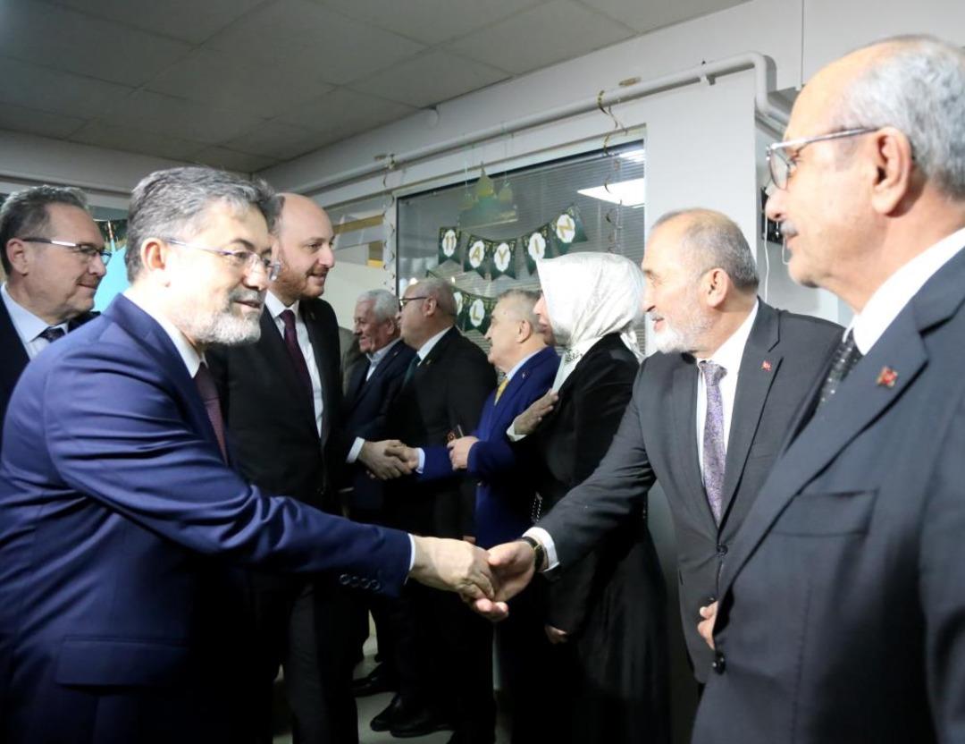 Bakan Yumaklı, huzurevindeki kadınların 8 Mart Dünya Kadınlar Günü nü kutladı 2