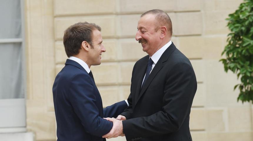 Macron'dan İlham Aliyev'e İran'dan tahliye i&ccedil;in teşekk&uuml;r