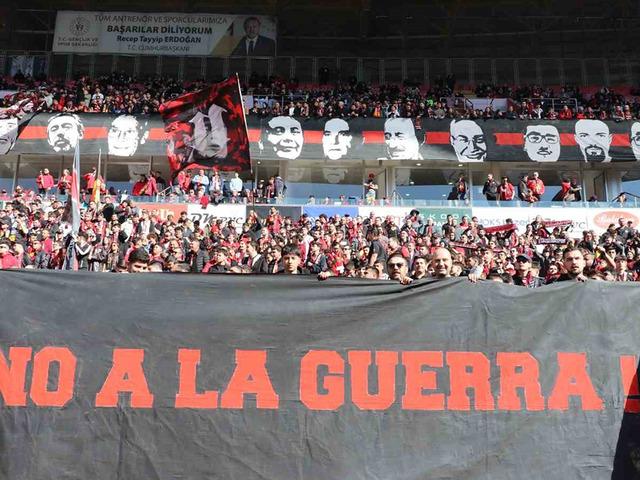 Eskişehirspor trib&uuml;nlerinden, İspanya&rsquo;ya selam