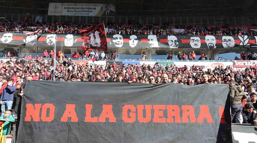 Eskişehirspor trib&uuml;nlerinden, İspanya&rsquo;ya selam