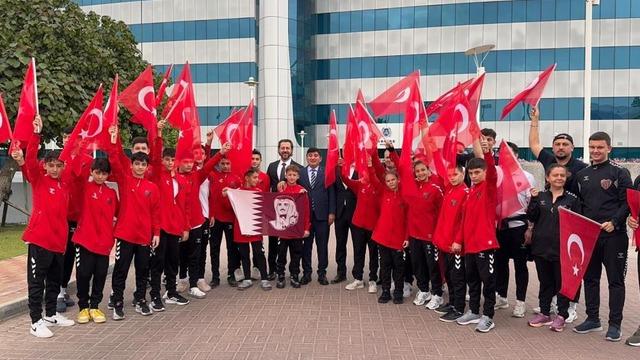 Katar’da mahsur kalan sporcular Türkiye’ye dönmek üzere uğurlandı