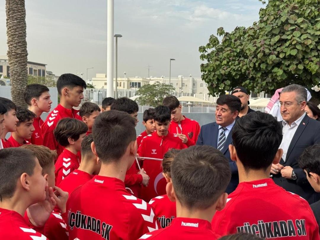 Katar’da mahsur kalan sporcular Türkiye’ye dönmek üzere uğurlandı 3