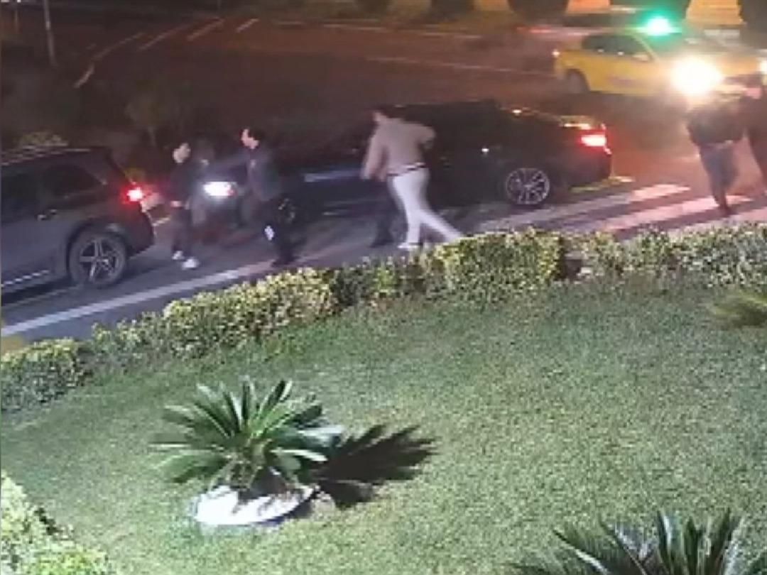 Beylikdüzü’nde trafikte tartıştığı sürücüye silah çekti 2