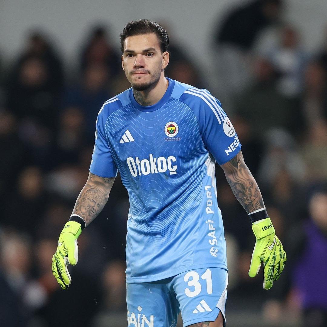 Fenerbahçe tribünlerinde tansiyon yüksek: Samsunspor golü sonrası Mert Müldür hedef tahtasında! 2