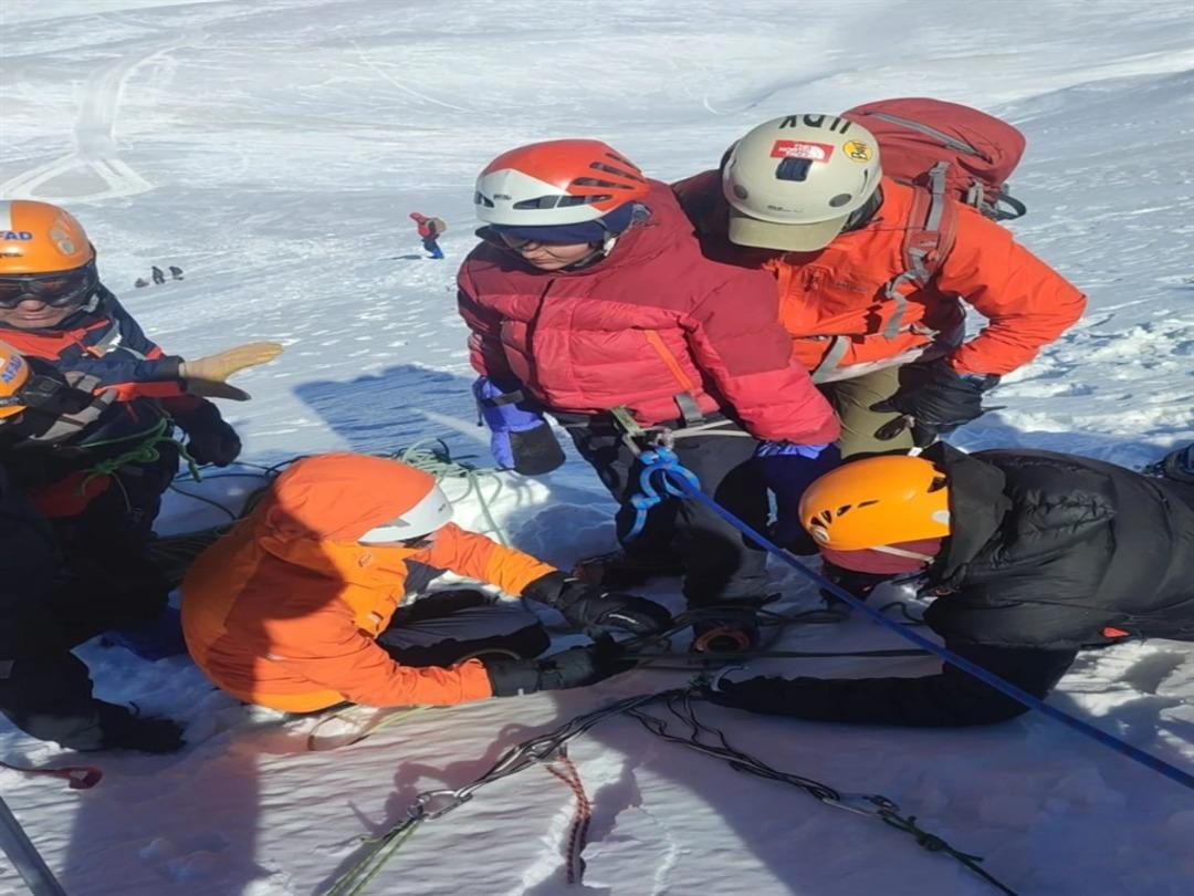 Uludağ’da yaralanıp mahsur kalan 2 kadın kurtarıldı 1