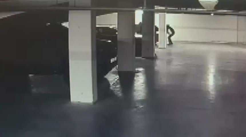 Bakırk&ouml;y&rsquo;de otoparktaki ara&ccedil;lardan 30 milyon dolar &ccedil;alındığı iddiasına ilişkin 3 kişi g&ouml;zaltına alındı