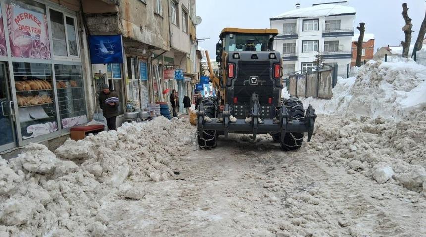Ordu&rsquo;da kar ve buzlanma nedeniyle 2 il&ccedil;ede eğitime ara verildi