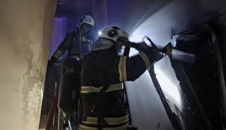 Apartmanda can pazarı! Onlarca kişiyi itfaiye kurtardı