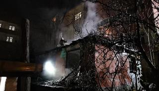 Beyoğlu'nda metruk binada korkutan yangın