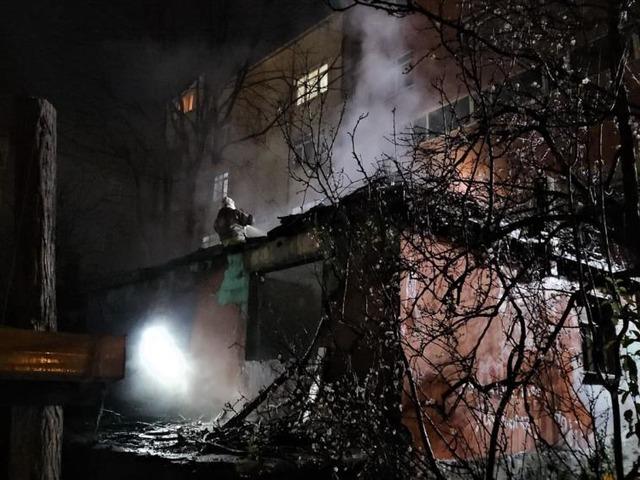 Beyoğlu'nda metruk binada korkutan yangın