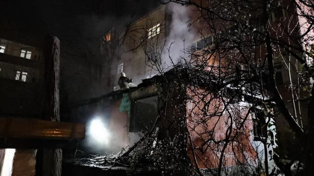 Beyoğlu'nda metruk binada korkutan yangın