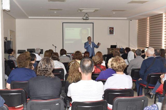 Alzheimer Derneği’nde ’kişisel gelişim semineri’