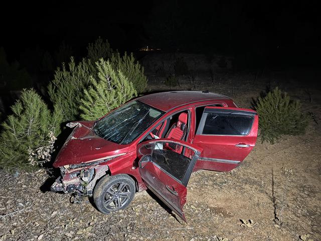 Uşak ta iki otomobilin çarpıştığı kazada 5 kişi yaralandı 6