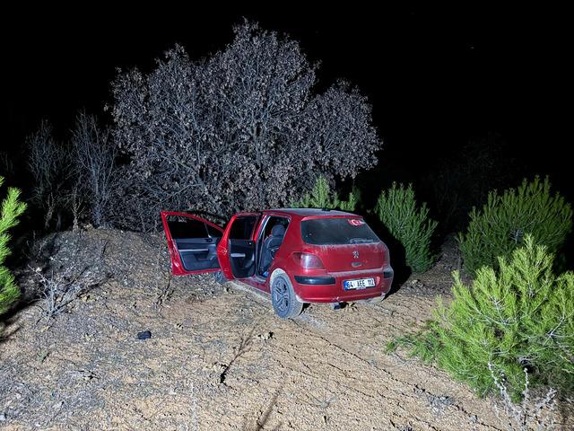 Uşak ta iki otomobilin çarpıştığı kazada 5 kişi yaralandı 5