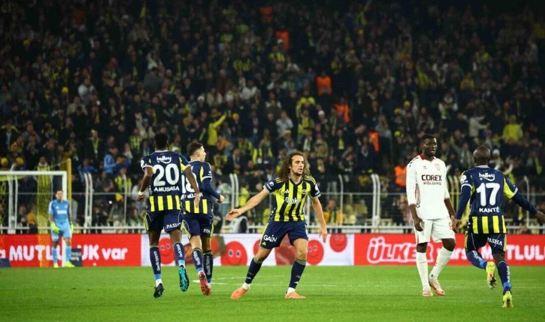 Kadık&ouml;y&rsquo;de nefes kesen ma&ccedil;ı Fenerbah&ccedil;e kazandı! Y&uuml;ksel Yıldırım &ccedil;ıldırdı: "Fenerbah&ccedil;e nin i&ccedil;inden ge&ccedil;erdik" 3