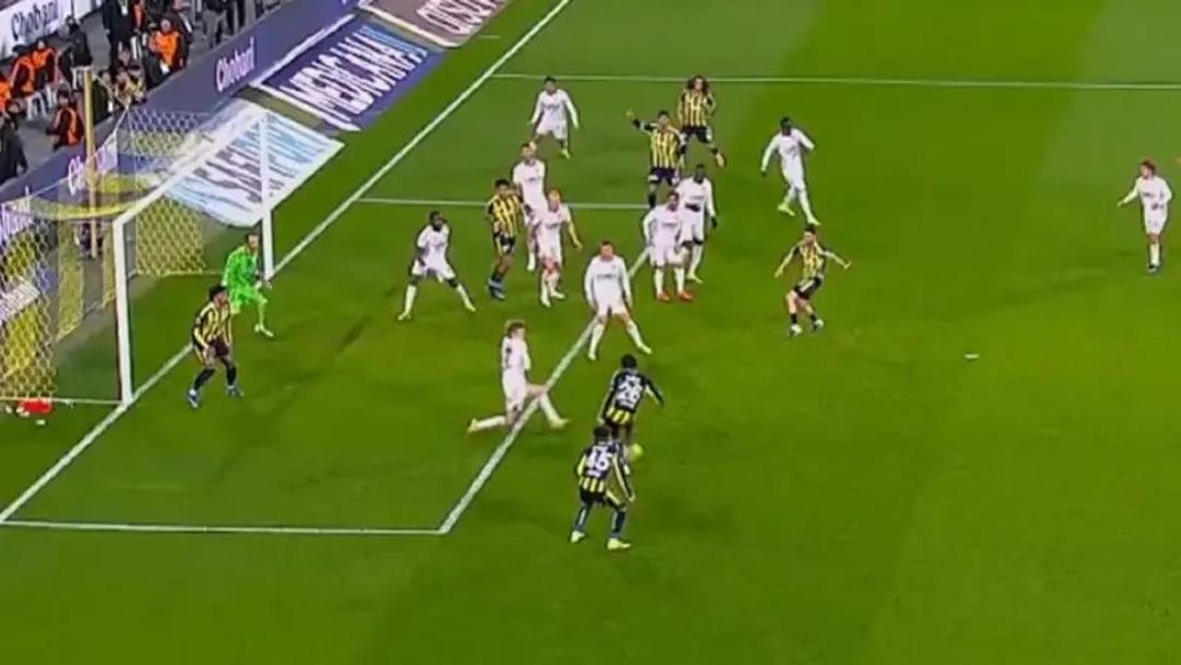 Trio’dan Hakem Oğuzhan Çakır’a yaylım ateşi: "İzlediğim en nadir 3 maçtan biri" 7