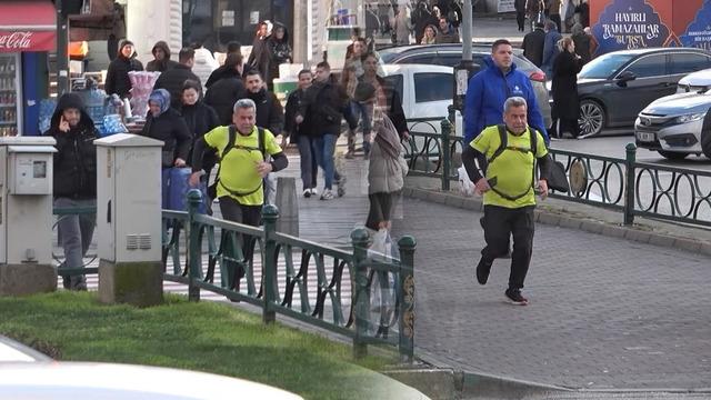 Bursa'da 66 yaşındaki esnaf iftara yetişmek için her gün koşuyor!