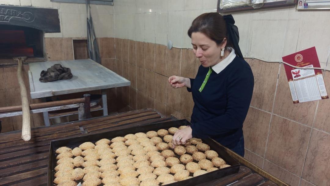 1 yıl boyunca bayatlamayan tatlı! Bayramların vazge&ccedil;ilmezi: K&ouml;mbe 4