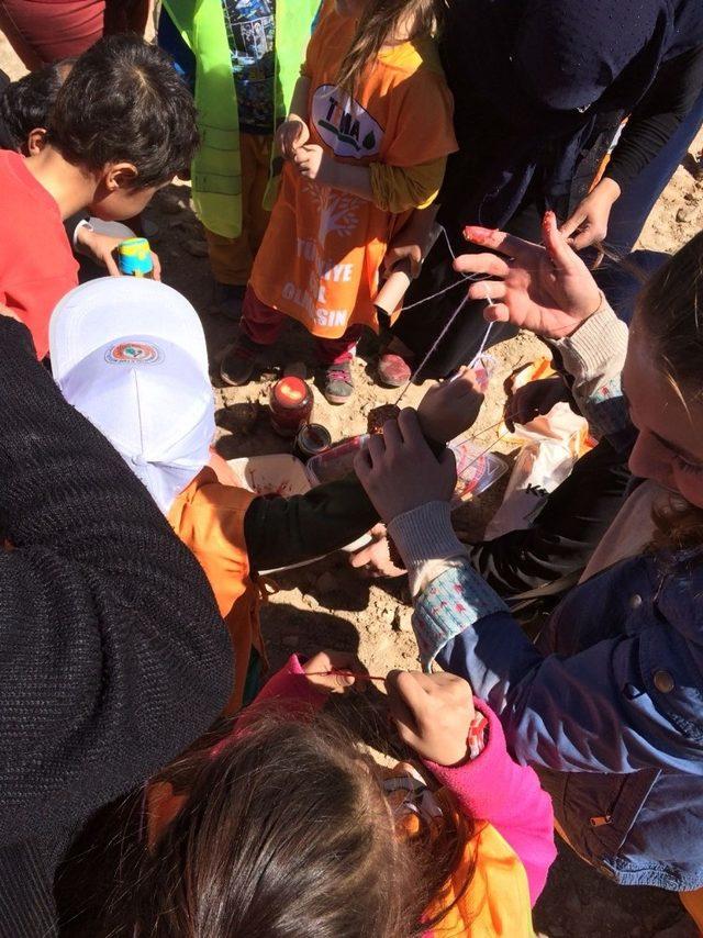 &Ouml;nce fidan diktiler sonra da doğaya yem bıraktılar 1