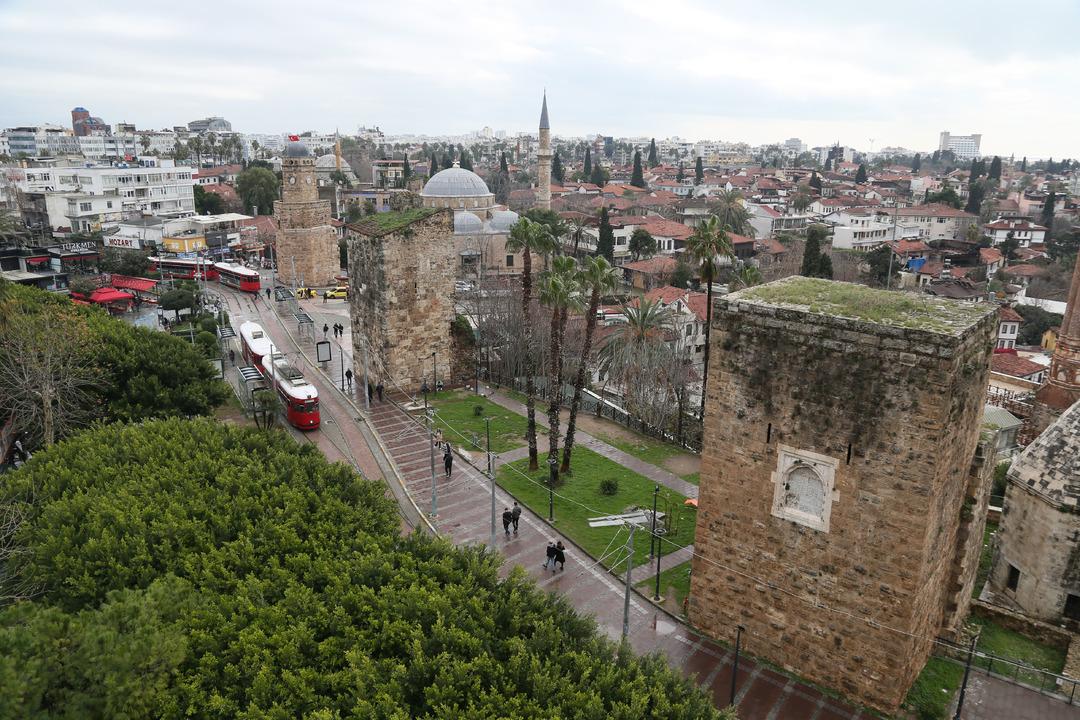 Duvarların arasından &ccedil;ıktı: 800 yıllık! Kayıp olarak aranıyorlardı 6