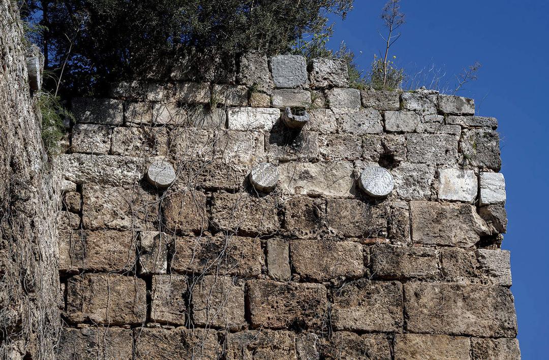 Duvarların arasından &ccedil;ıktı: 800 yıllık! Kayıp olarak aranıyorlardı 4