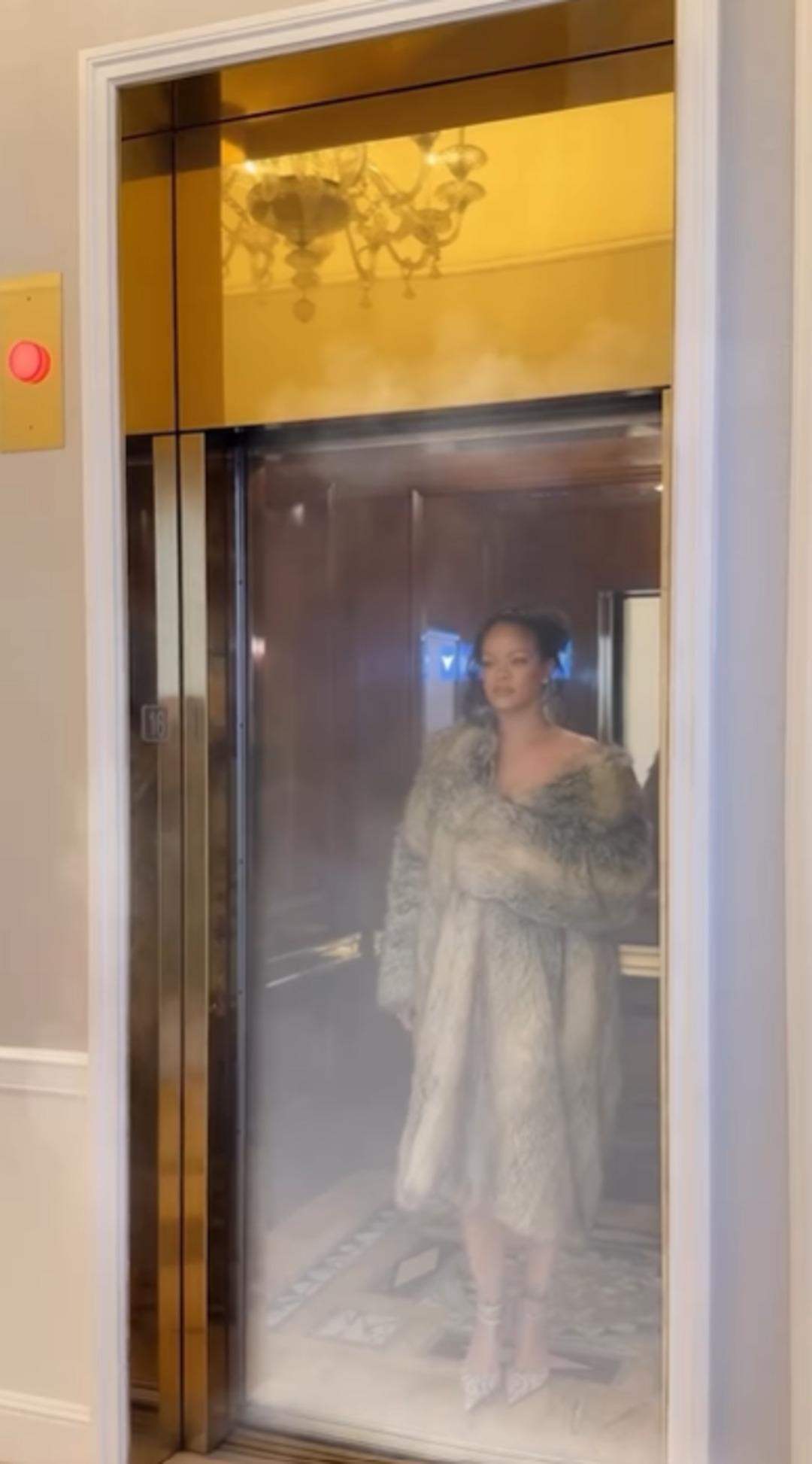 Rihanna nın evine silahlı saldırı: 1 kadın gözaltında 1