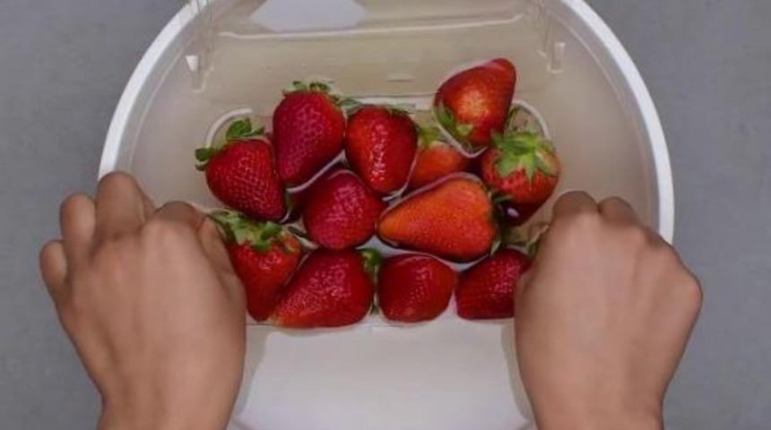 Çileği sirkeli suya batırmanın şaşırtan sonucunu biliyor muydunuz?