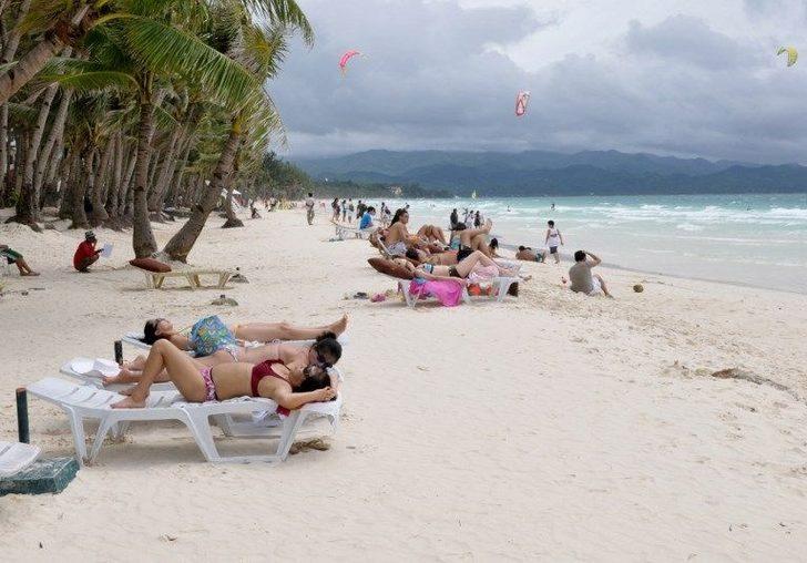 Filipinler 1 milyar dolar gelir getiren turistik adayı kapattı  G2