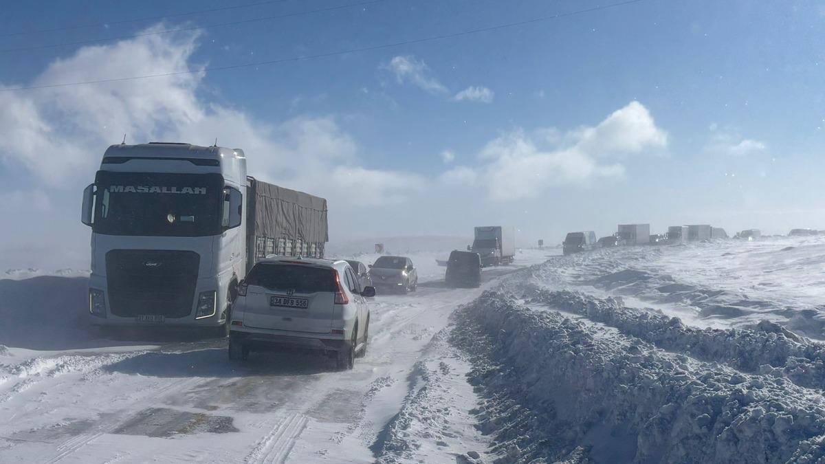 Ulaşıma kar ve tipi engeli - Güncel Haberler
