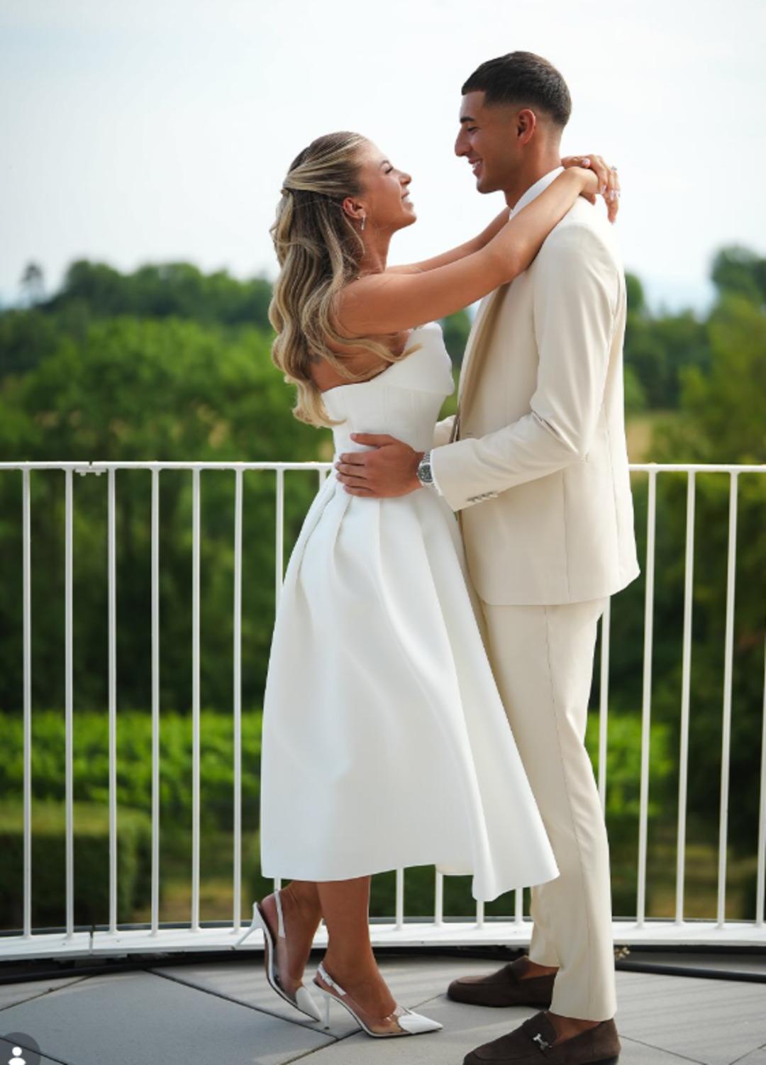 Mert Müldür ün nişanlısı kimdir? Koprena Andjela ne iş yapıyor? 2