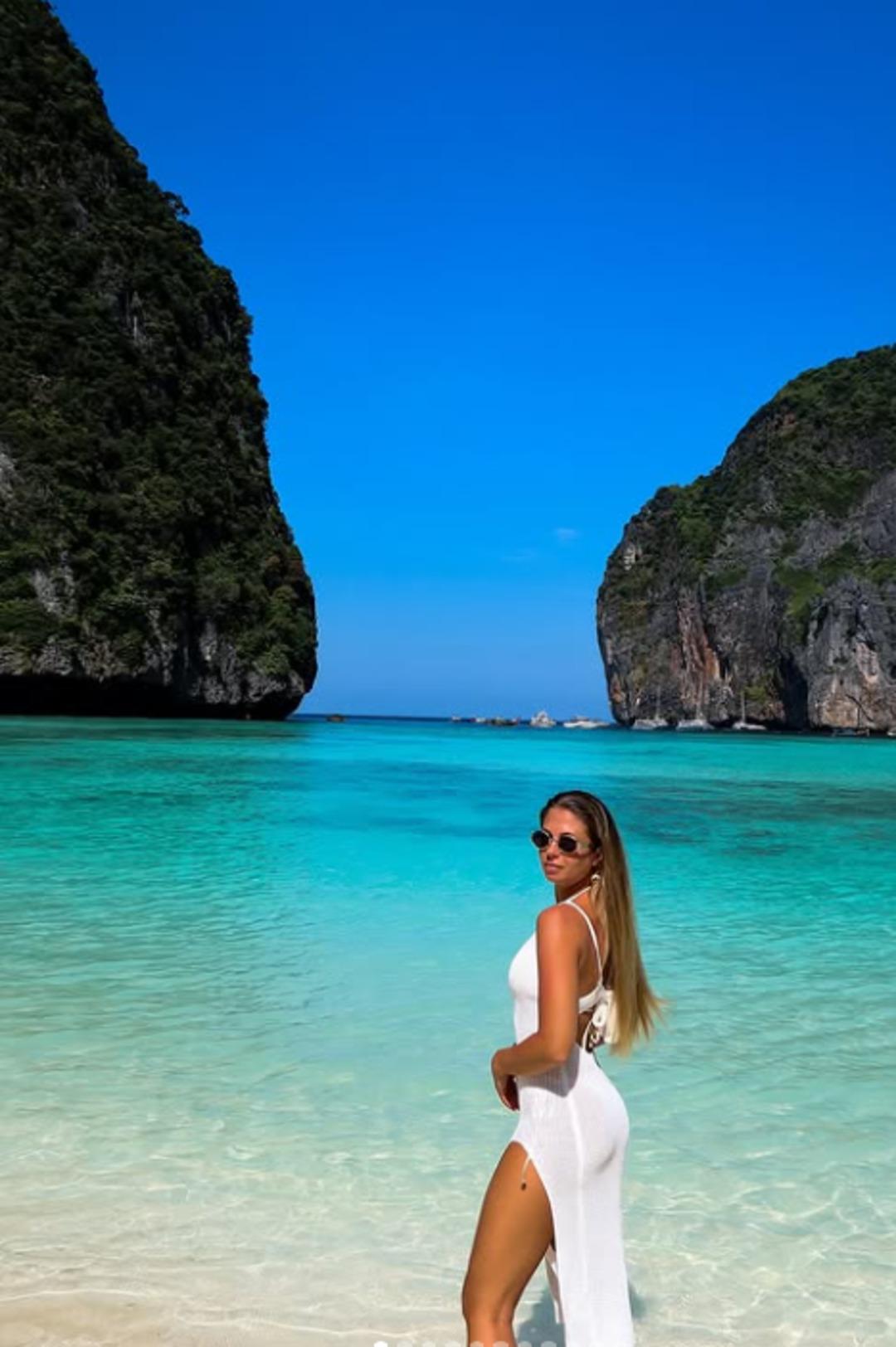 Mert Müldür ün nişanlısı kimdir? Koprena Andjela ne iş yapıyor? 3