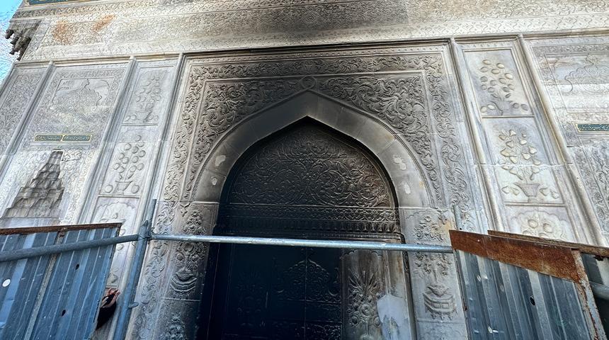 300 yıllık Tophane &Ccedil;eşmesi zarar g&ouml;rd&uuml;