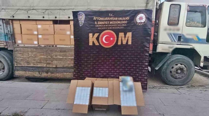 Polis 4 milyon 100 bin adet sahte bandroll&uuml; boş makaron ele ge&ccedil;irdi