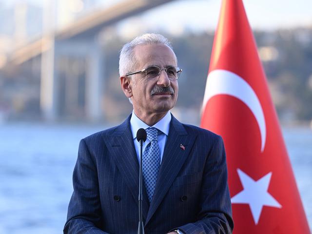 Bakan Uraloğlu a&ccedil;ıkladı! Doğu Akdeniz'deki gemi trafiği yerli ve milli sistemle takip edilecek