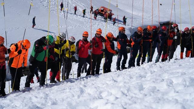 Bursa da çığ arama kurtarma tatbikatı gerçekleştirildi 9