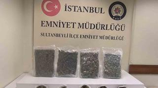 Sultanbeyli’de dron ile takip edilen uyuşturucu satıcısına operasyon kamerada