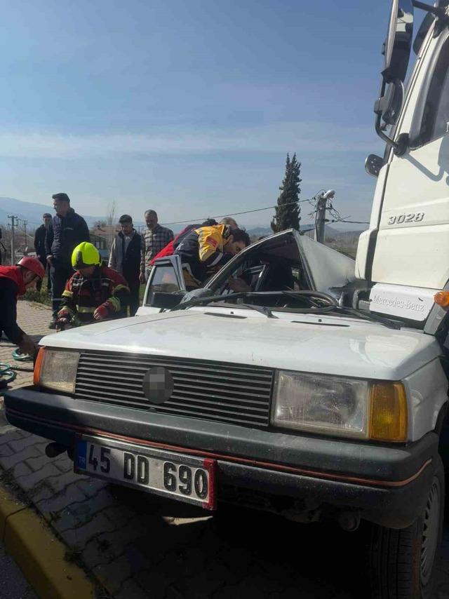Balıkesir’de feci kaza: 1 ölü, 2 yaralı 4