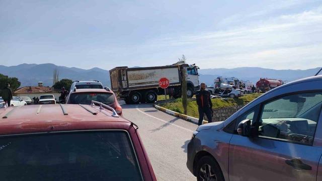 Balıkesir’de feci kaza: 1 ölü, 2 yaralı 2