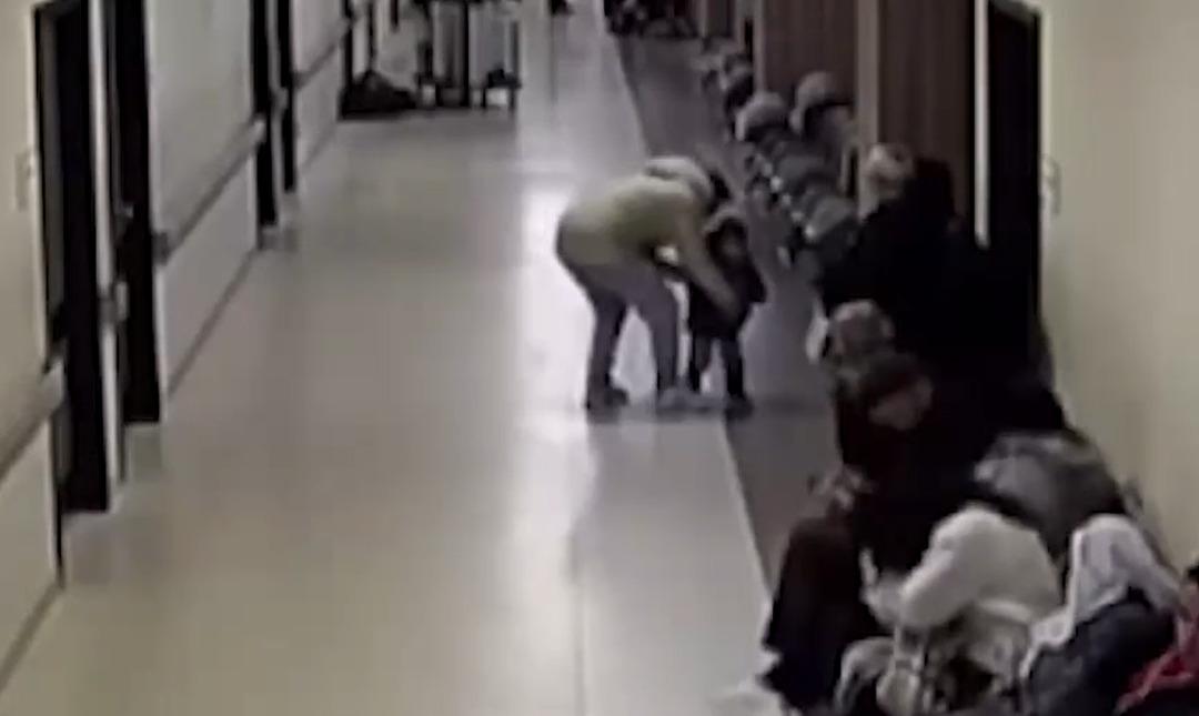 Nefes borusuna şeker ka&ccedil;an 3 yaşındaki &ccedil;ocuk b&ouml;yle kurtarıldı! 2