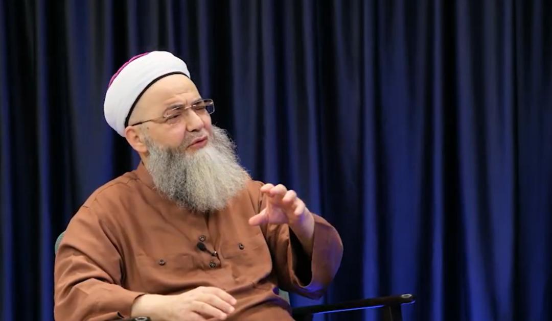 "&Ouml;nce iblis kendini d&uuml;zd&uuml;r&uuml;yor" dedi, sosyal medya yıkıldı! C&uuml;bbeli Ahmet in eşcinsellik s&ouml;zleri g&uuml;ndem oldu 3