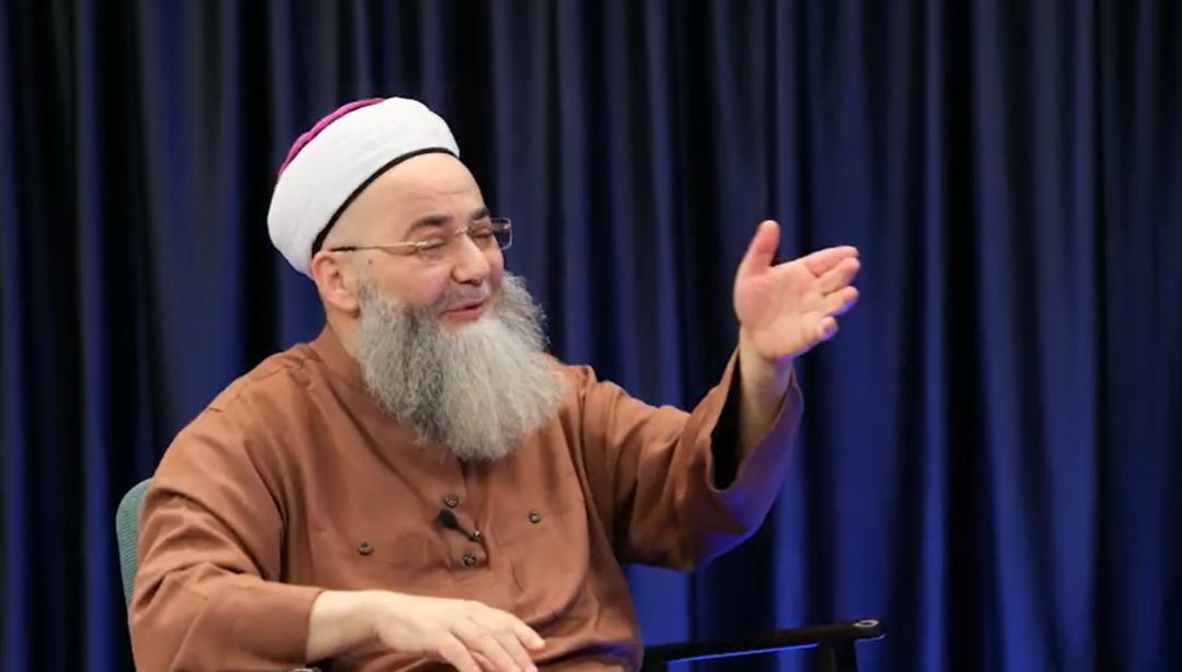 "&Ouml;nce iblis kendini d&uuml;zd&uuml;r&uuml;yor" dedi, sosyal medya yıkıldı! C&uuml;bbeli Ahmet in eşcinsellik s&ouml;zleri g&uuml;ndem oldu 4