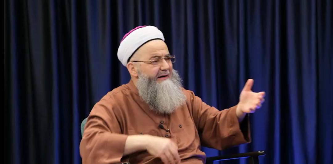 "&Ouml;nce iblis kendini d&uuml;zd&uuml;r&uuml;yor" dedi, sosyal medya yıkıldı! C&uuml;bbeli Ahmet in eşcinsellik s&ouml;zleri g&uuml;ndem oldu 1