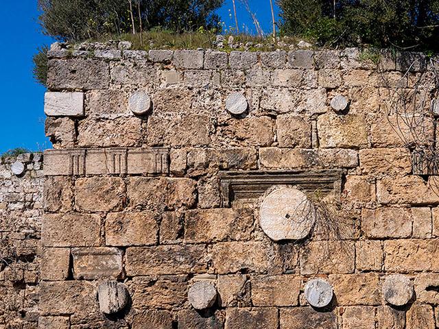 Duvarların arasından &ccedil;ıktı: 800 yıllık! Kayıp olarak aranıyorlardı