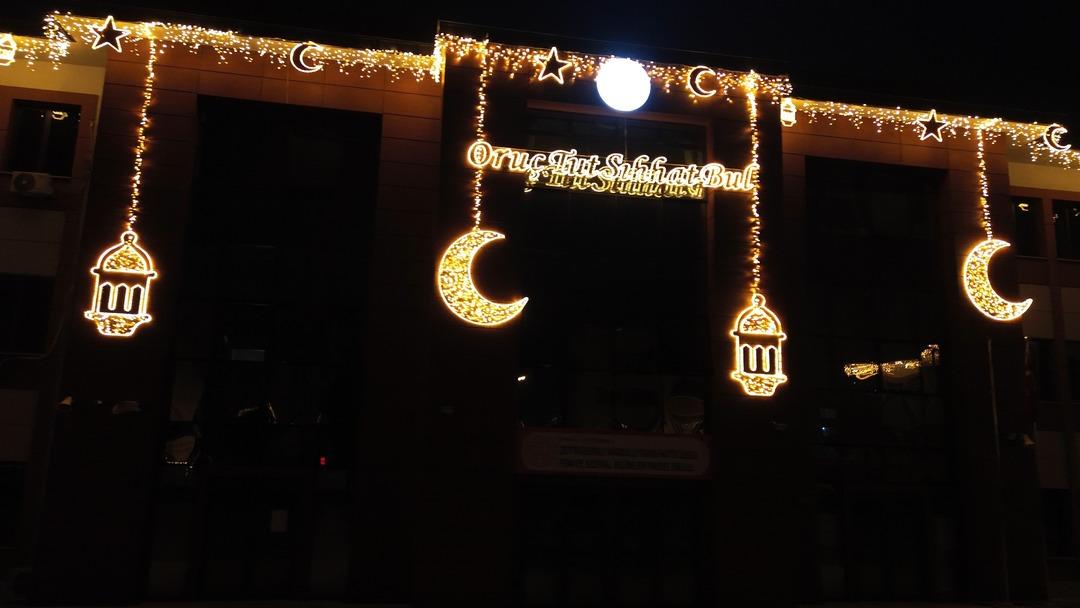 Okulların sadece içi değil, dışı da Ramazan la aydınlandı 3