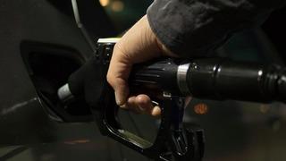 Çin'de akaryakıt fiyatlarına ton başına yaklaşık 100 dolar zam yapıldı